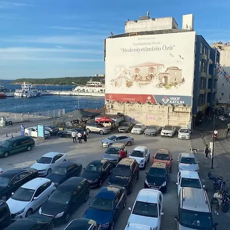 Kordonda Bogaz Manzarali * Canakkale